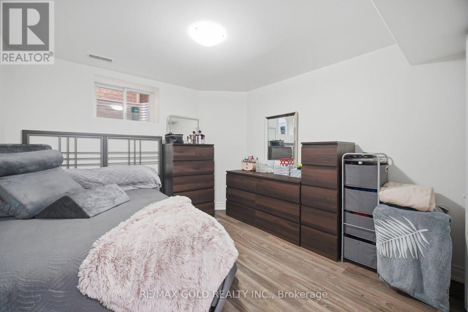 10 SIR JACOBS CRESCENT - Image 44