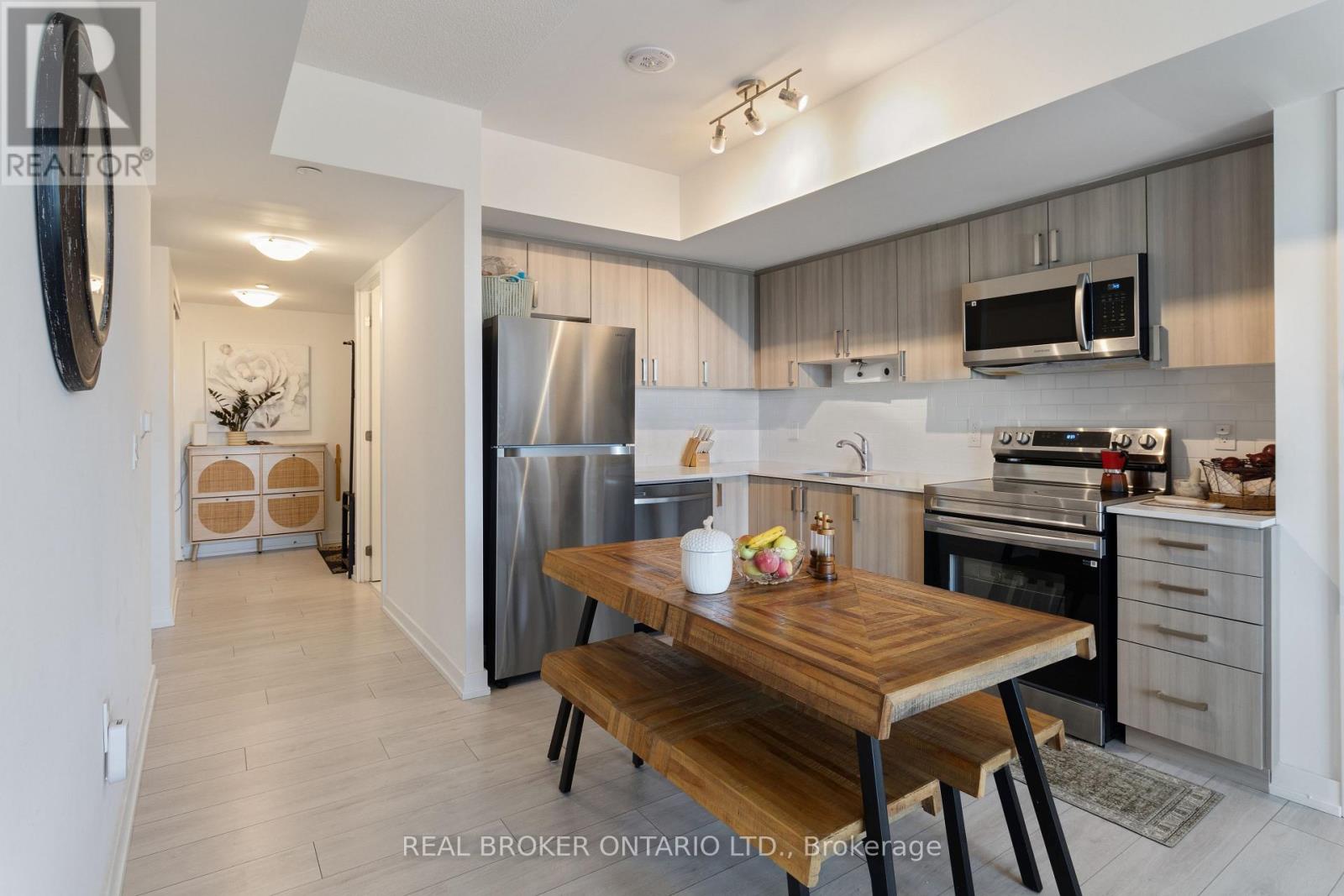 #605 556 MARLEE AVENUE - 12