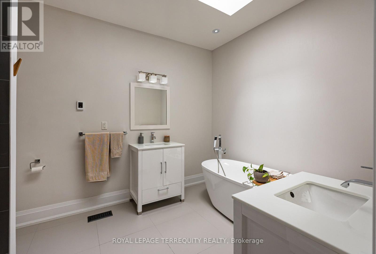 151 BROOKSIDE AVENUE - Image 20
