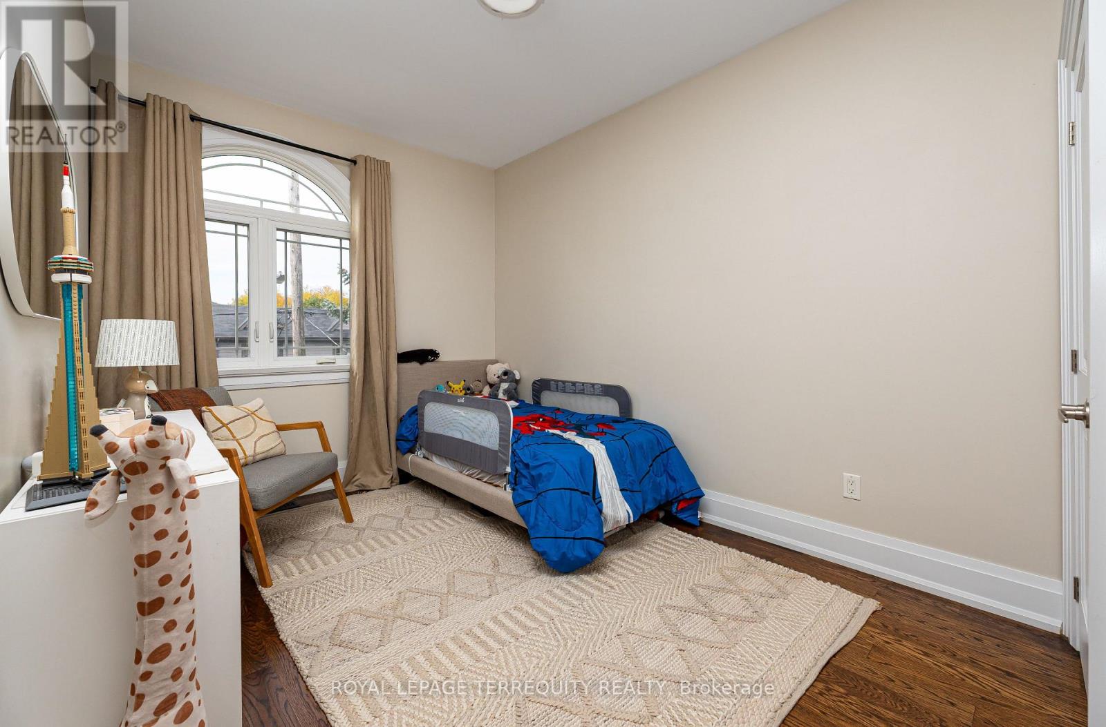 151 BROOKSIDE AVENUE - Image 24