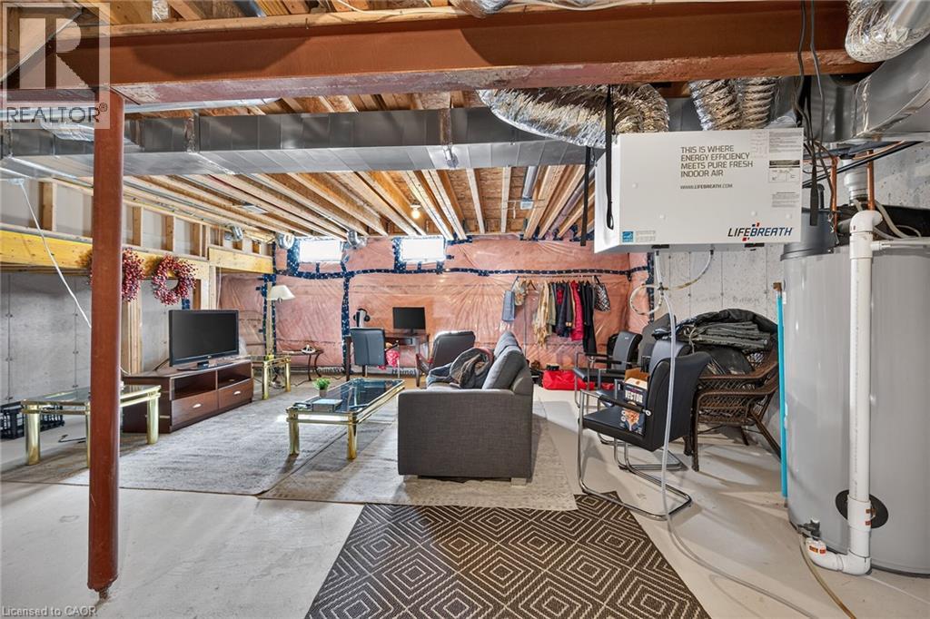 8 CALLON Drive - Image 41