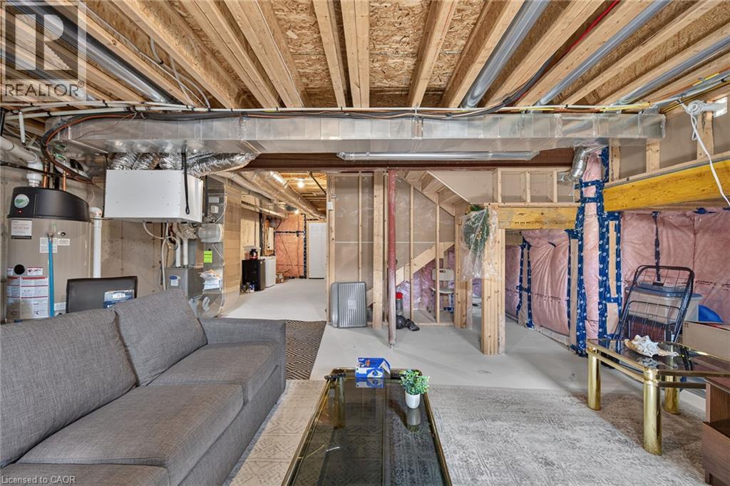 8 CALLON Drive - Image 43