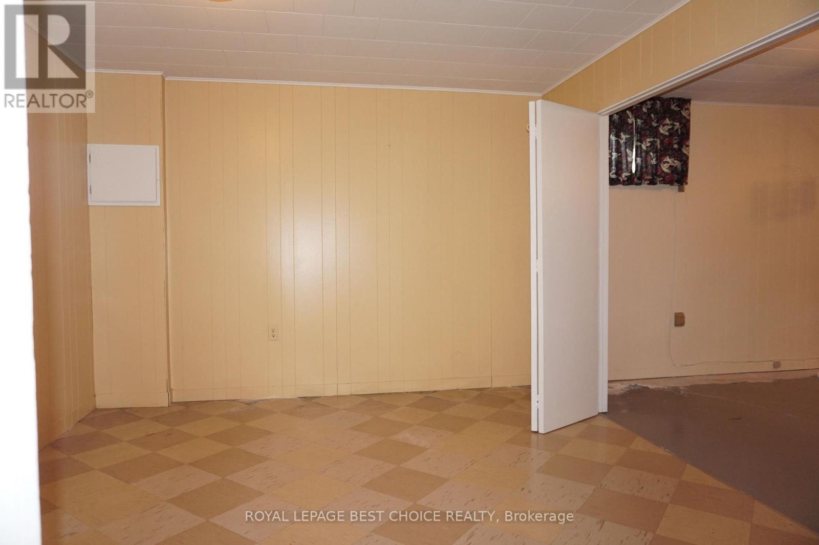 227 MERIDIAN AVENUE - 26