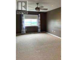 69 Bloomington Drive, Cambridge, ON N1P1J5 Photo 6