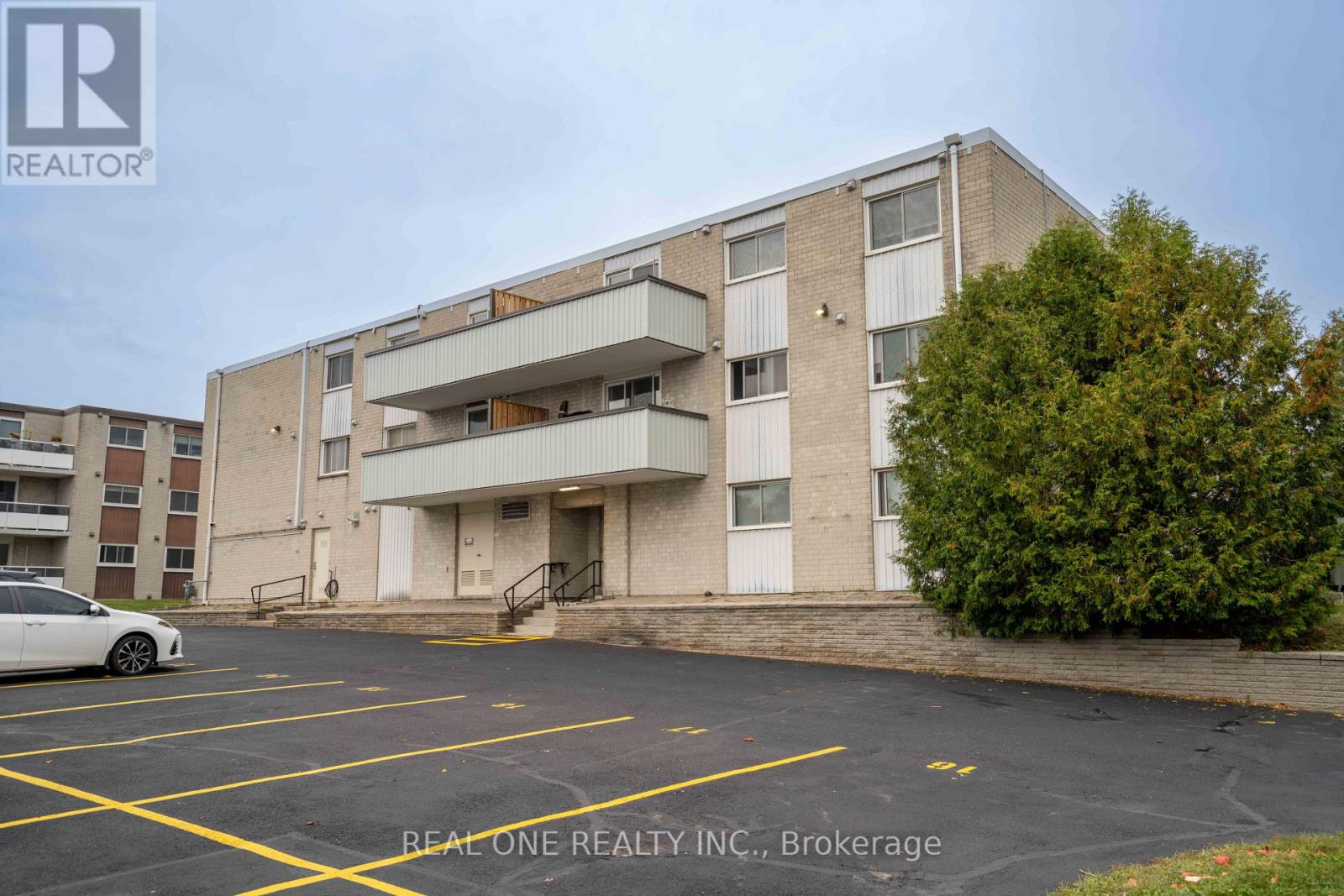 #204 6 WALTON AVENUE - 1
