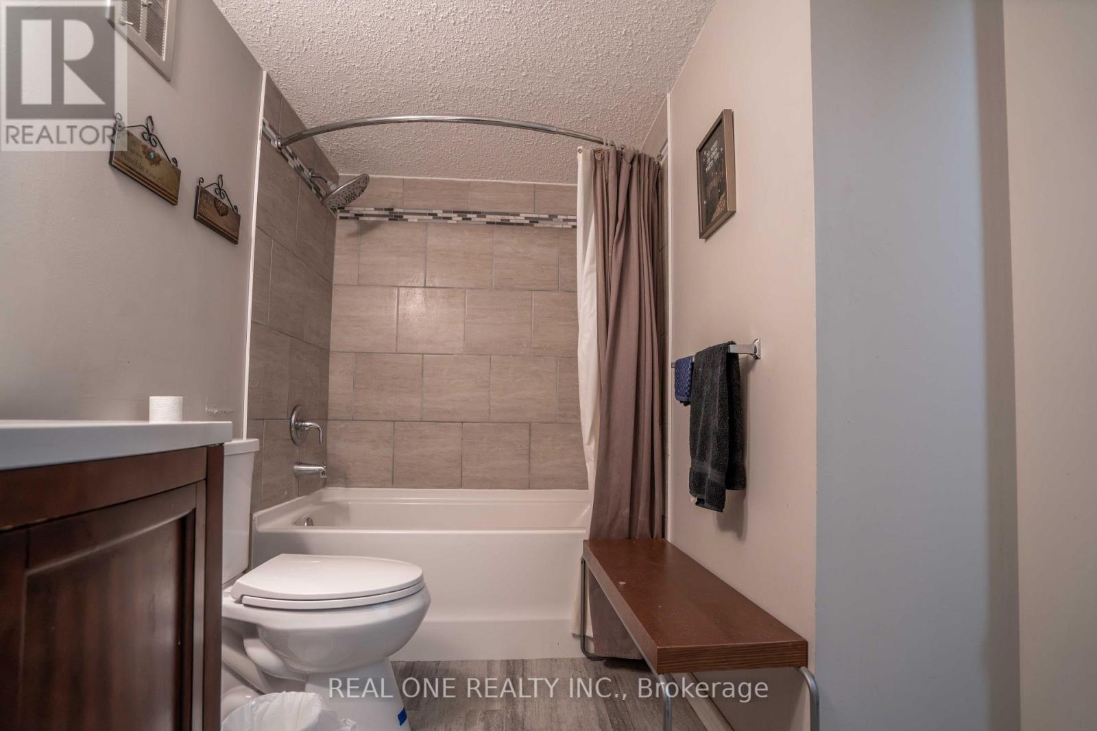 #204 6 WALTON AVENUE - 14