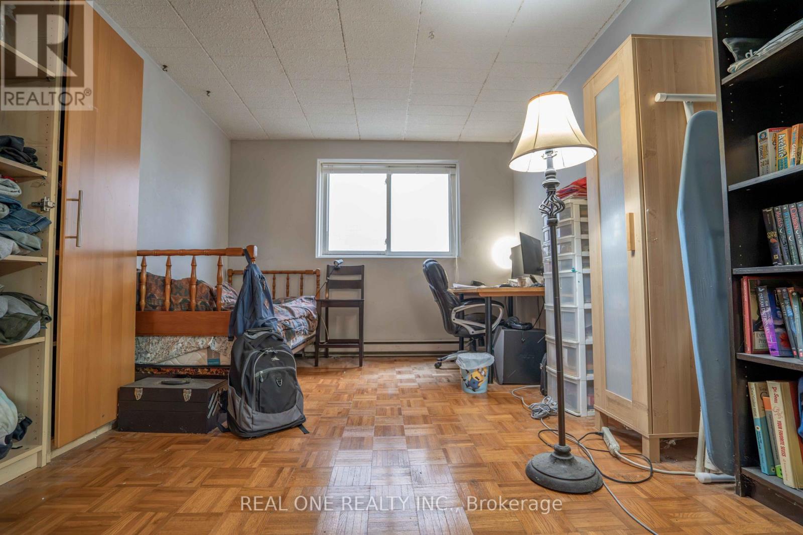 #204 6 WALTON AVENUE - 16