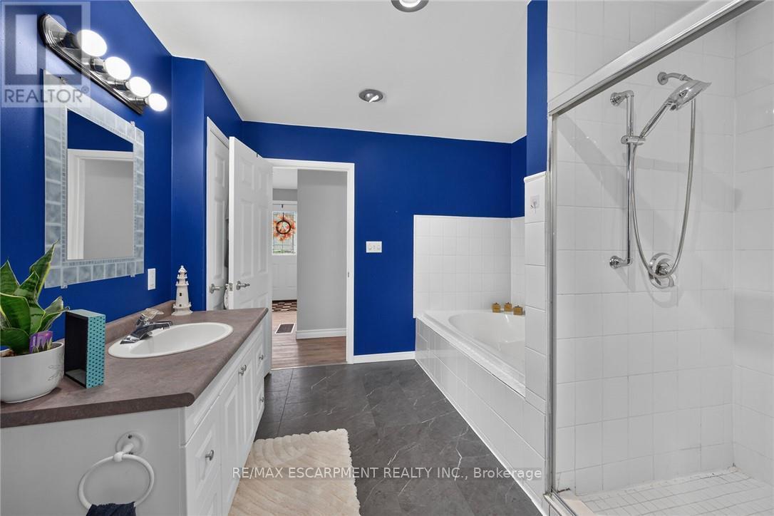 28 Nelles Street East, Haldimand, ON photo 32