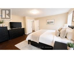 Family room - 349 Braithwaite Avenue, Hamilton, ON L9G5A7 Photo 10