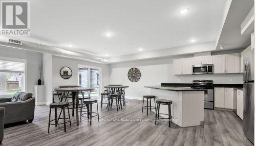 #312 501 FRONTENAC STREET - 7