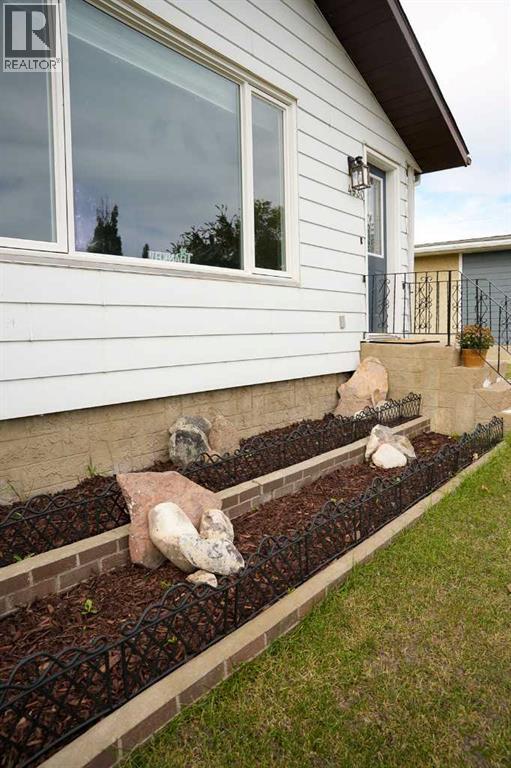 4930 47 photo 3