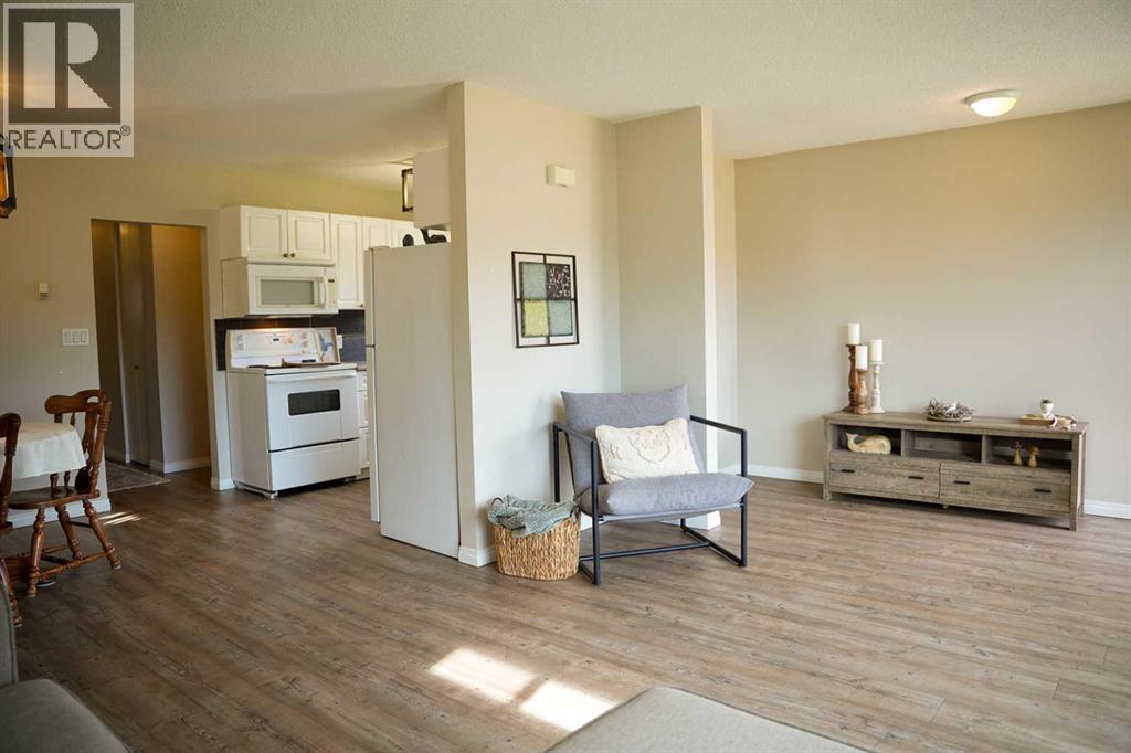4930 47 Street, Killam — photo 7