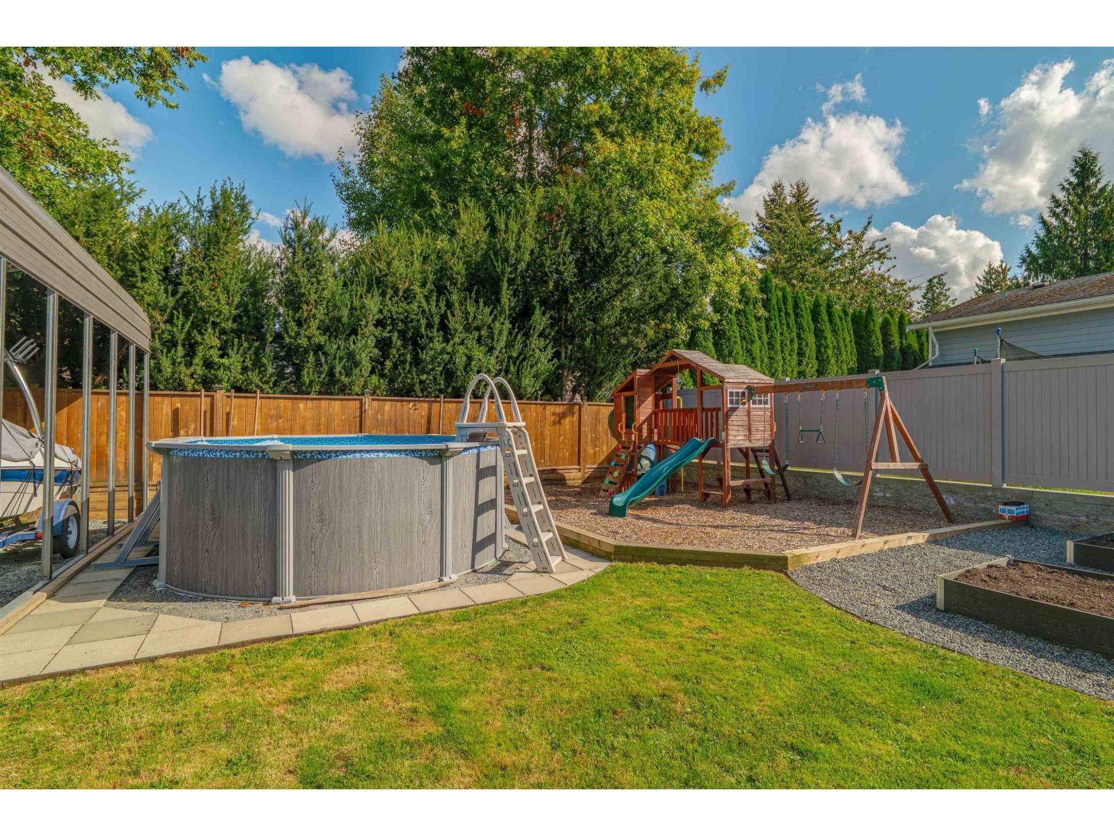 7820 FALCON CRESCENT, Mission