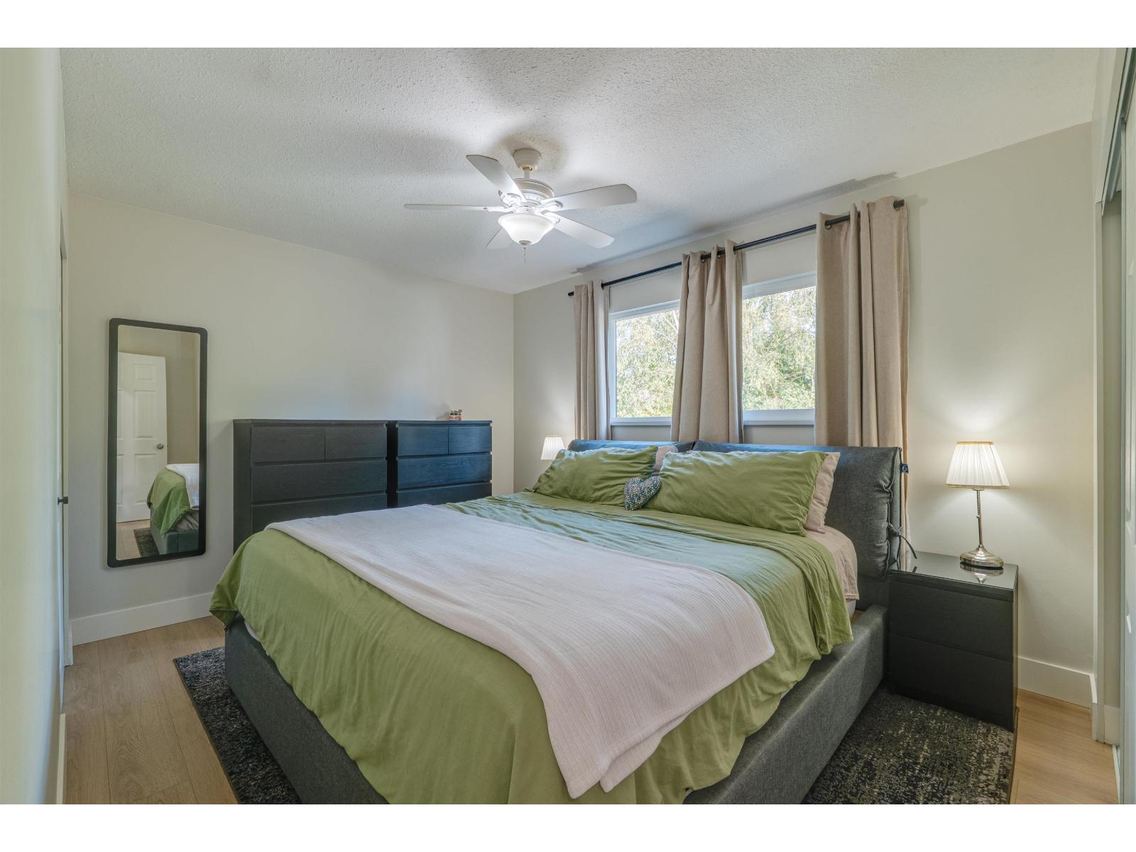 7820 FALCON CRESCENT, Mission