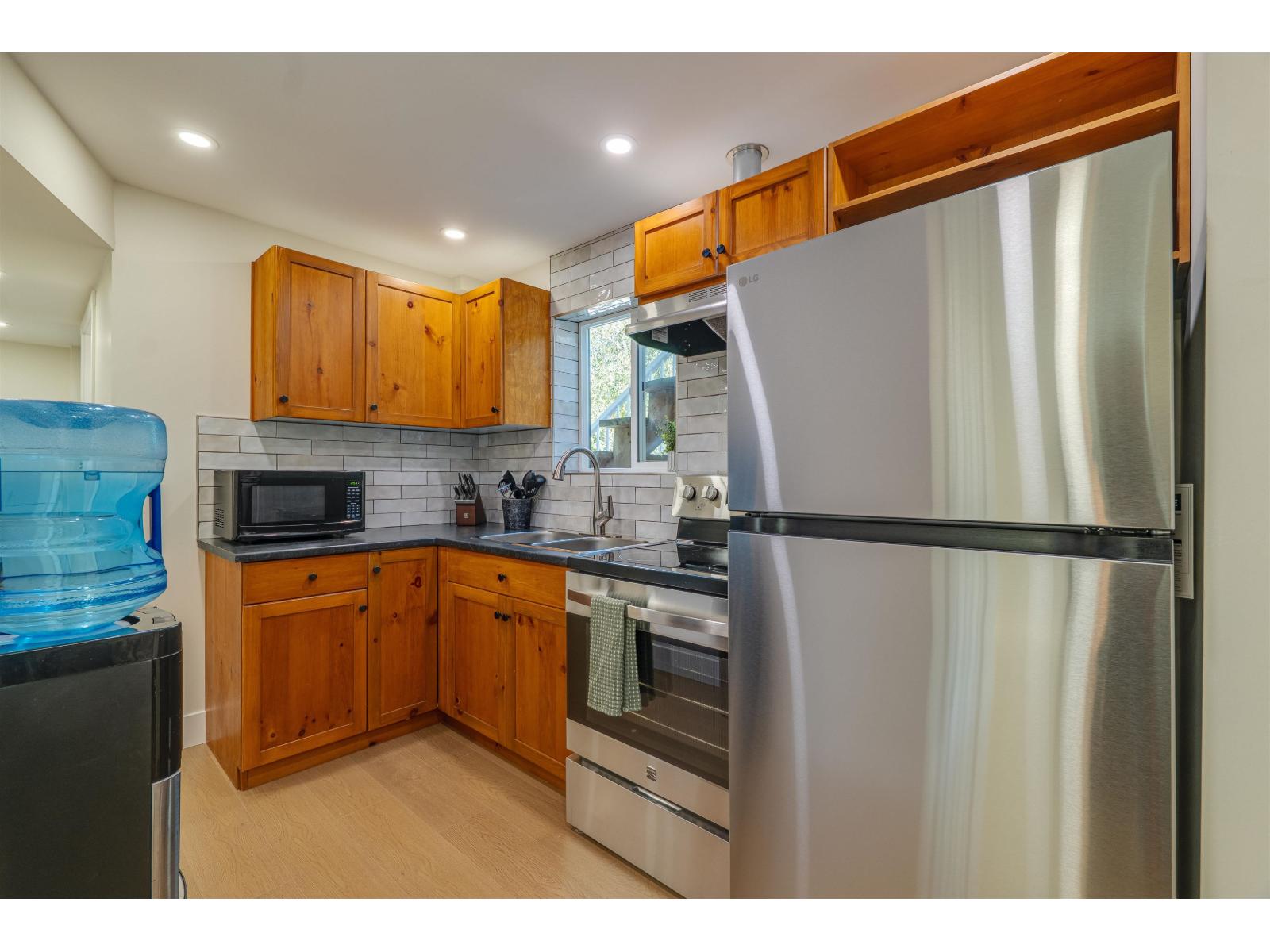 7820 FALCON CRESCENT, Mission