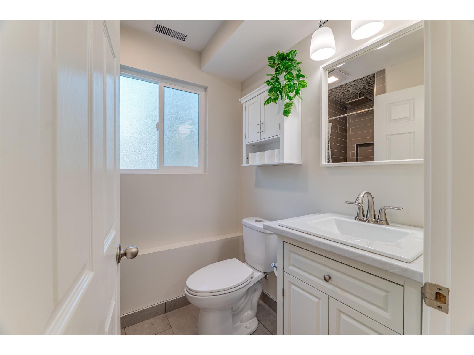 7820 FALCON CRESCENT, Mission