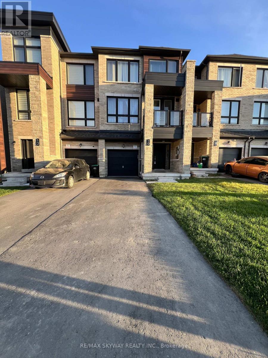 10 Blue Forest Crescent