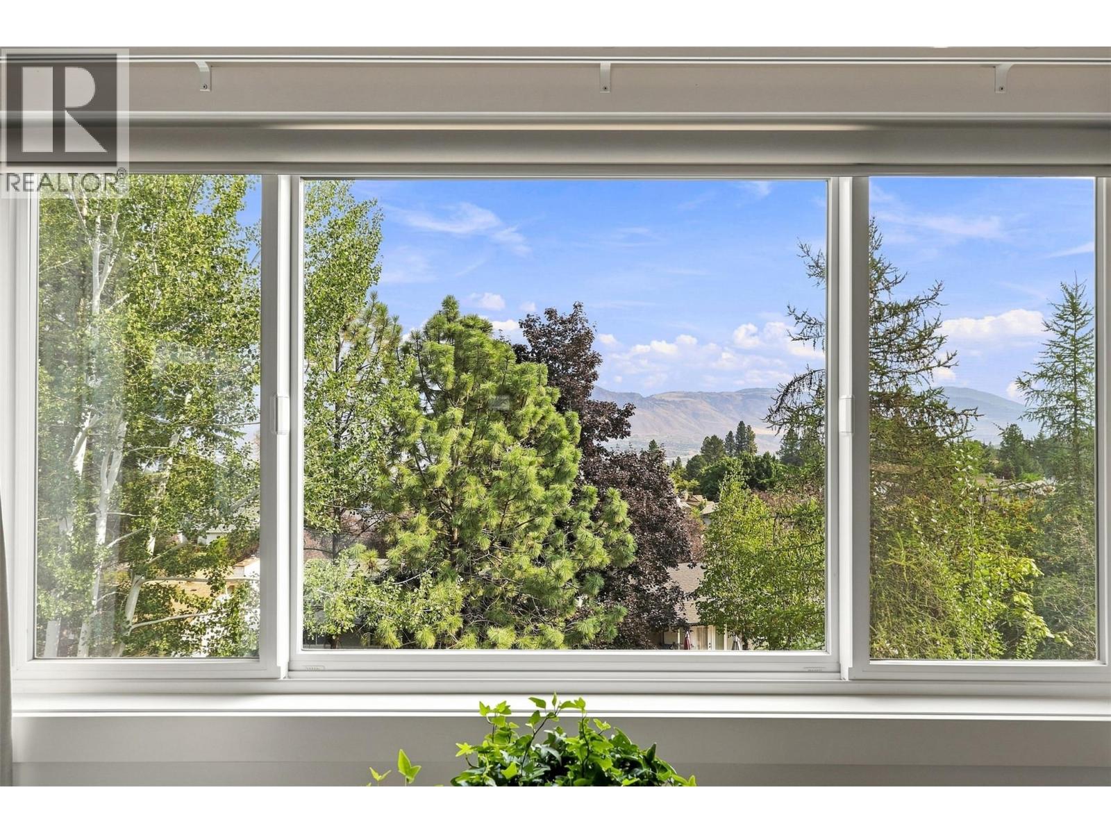1795 Summit Drive Unit# 11, Kamloops