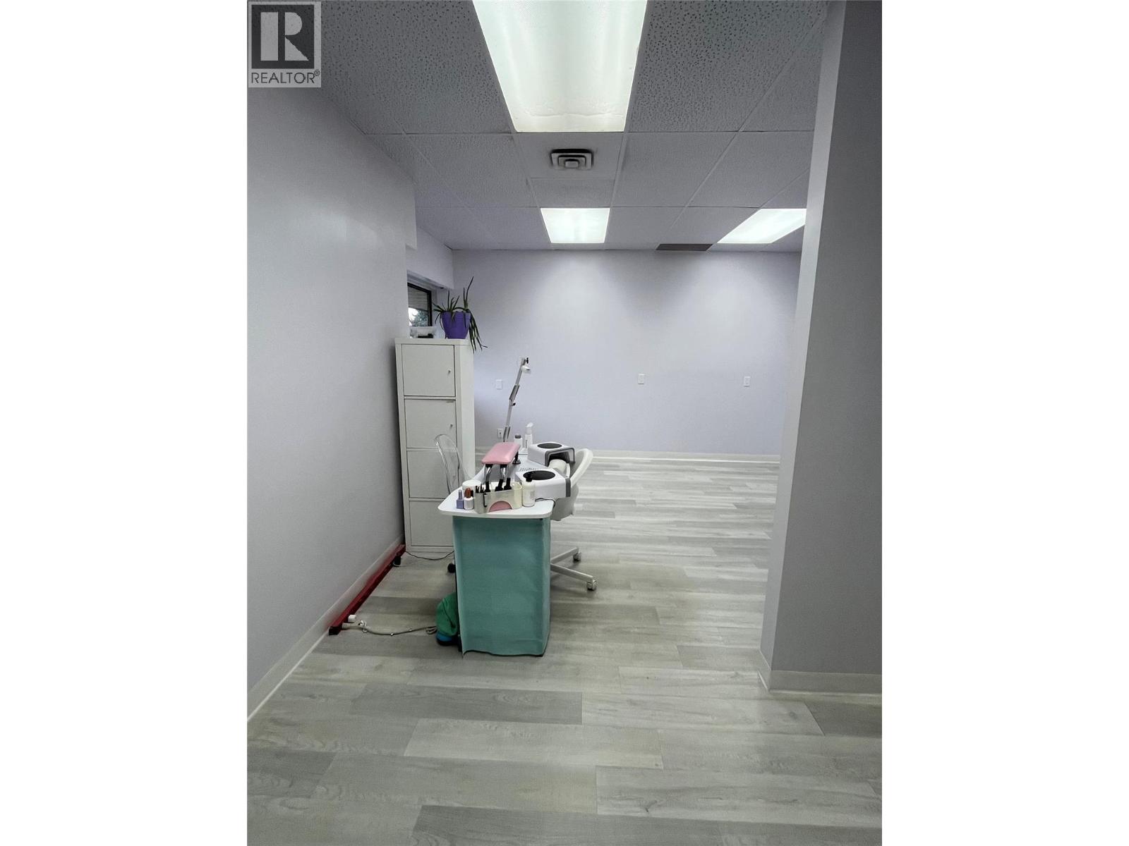 203 3140 Lakeshore Road, Kelowna