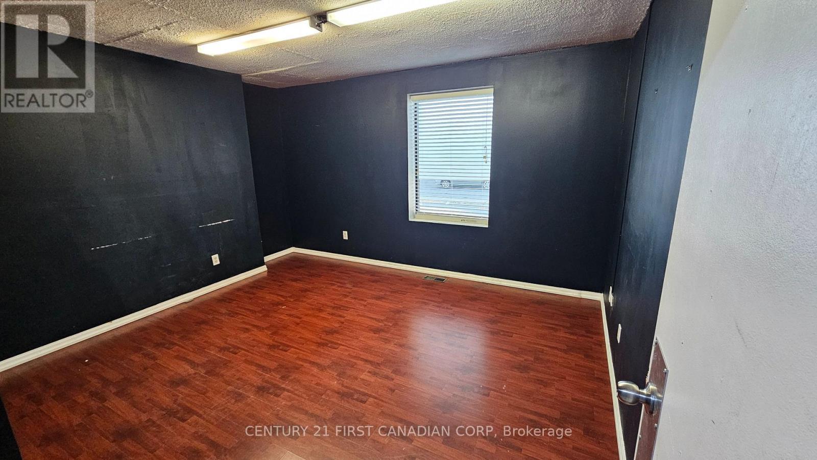 LOWER - 89 WHARNCLIFFE ROAD N, London North (North N) — photo 4