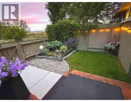 110S, 203 Lynnview Road SE - photo 3