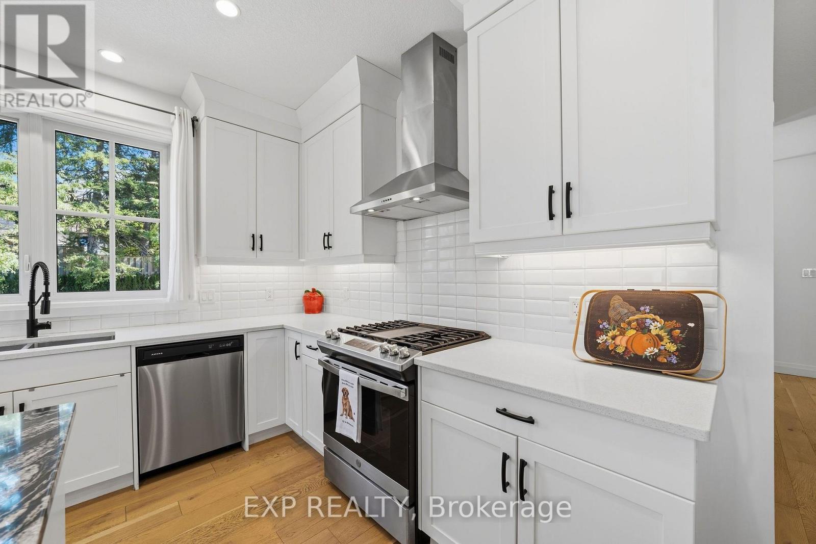 #1 10038 OXBROW DRIVE - 4