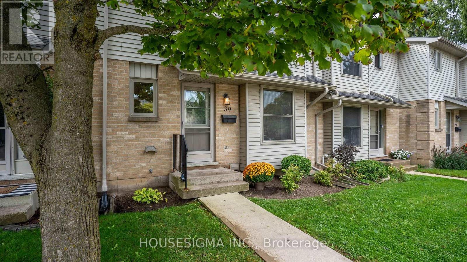 #39 141 CONDOR COURT - 3