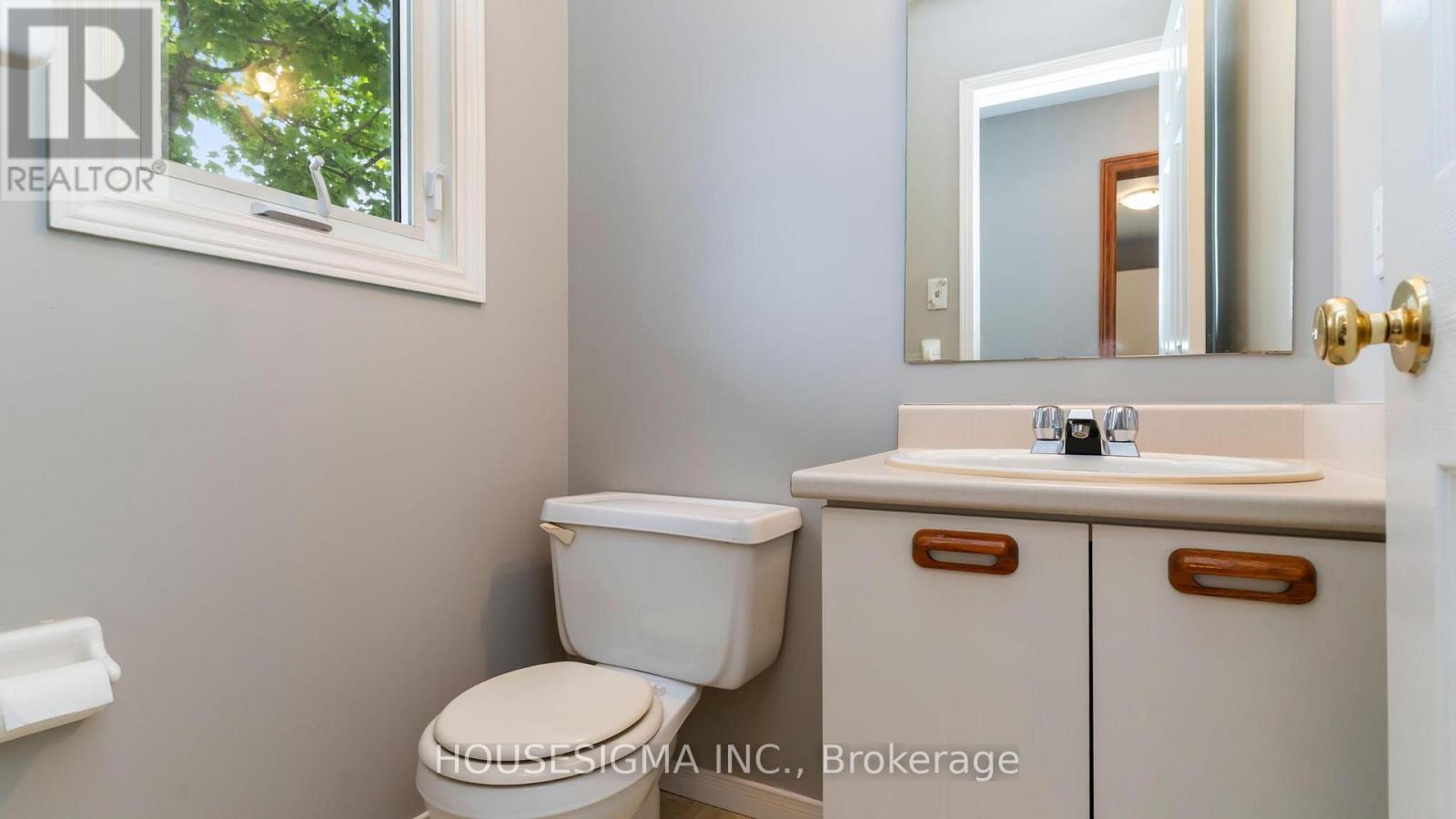 #39 141 CONDOR COURT - Image 8