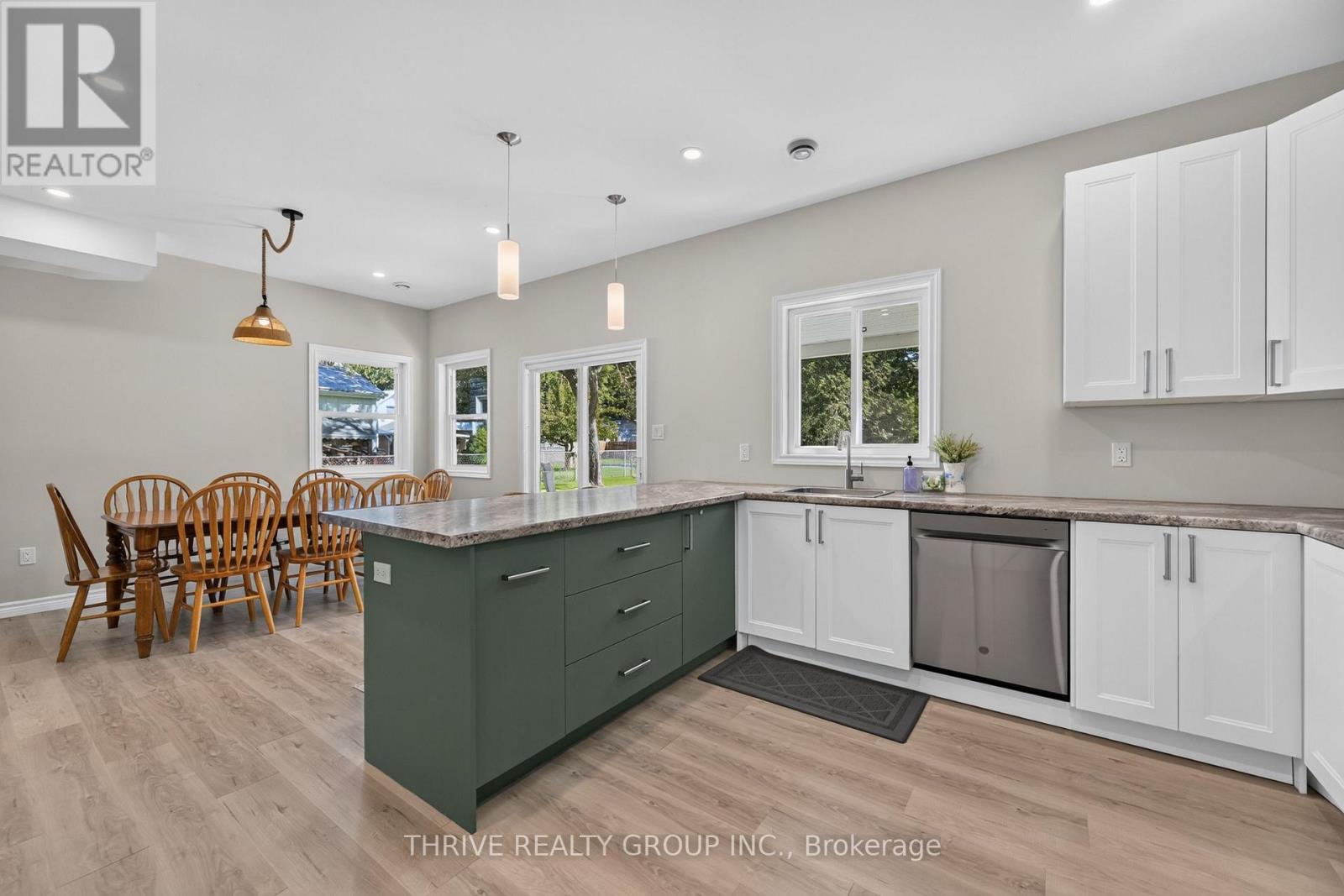 6 ADDISON STREET - Image 10