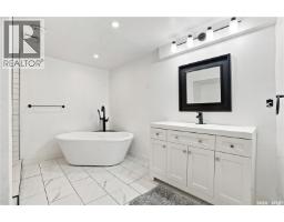 3445 11th Street W, Saskatoon, SK S7M1K4 Photo 40