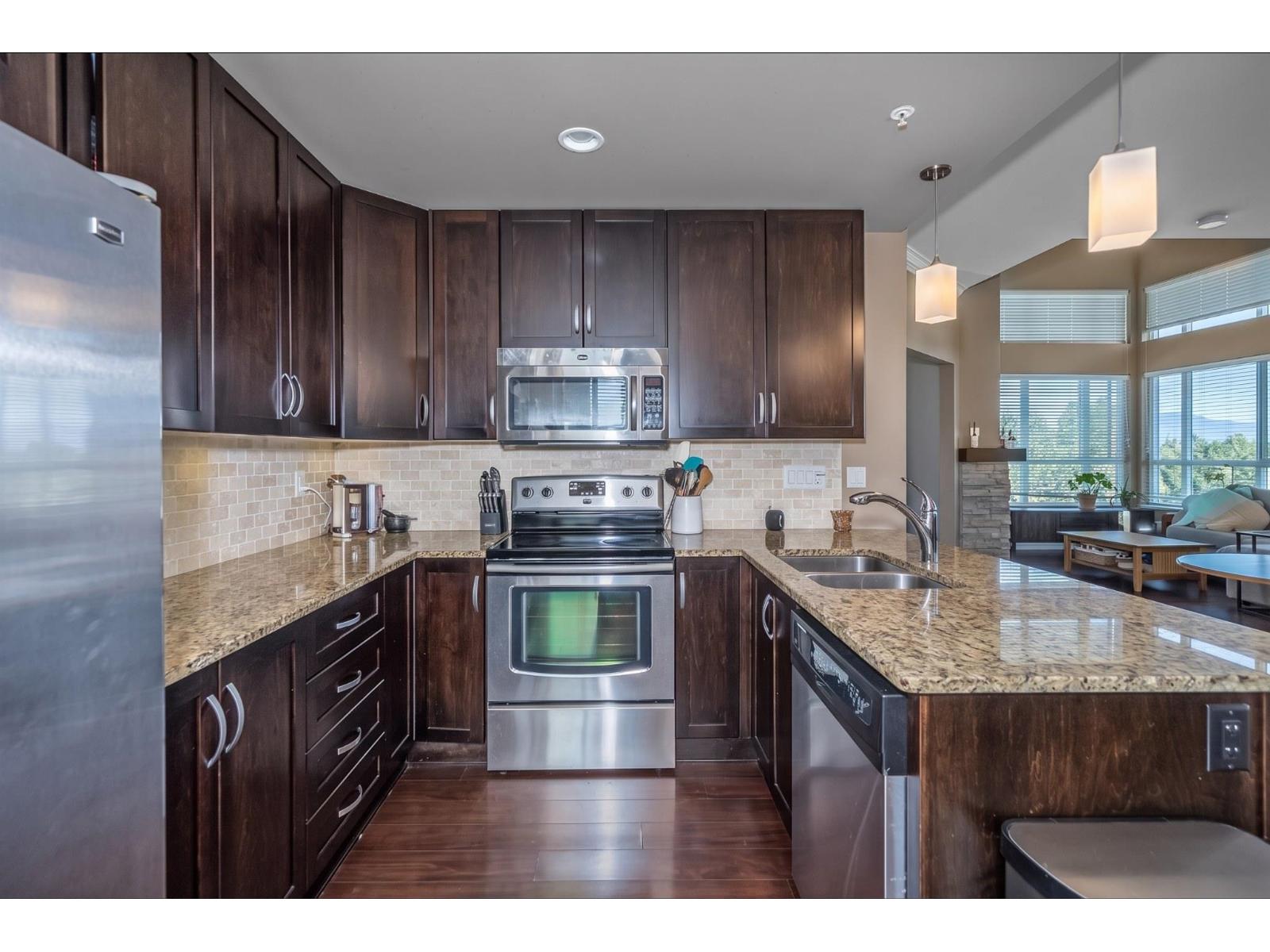 Photo 17 of 31