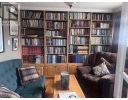 233 Elizabeth Drive thumbnail 3