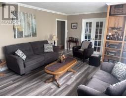 233 Elizabeth Drive thumbnail 4