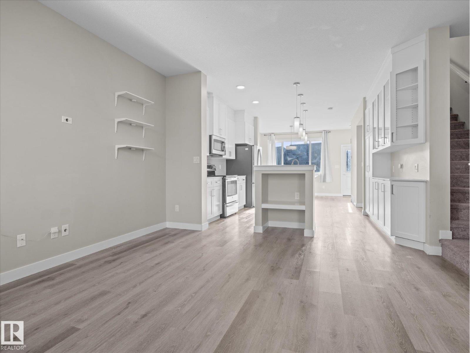 541 PATERSON WY SW - 4