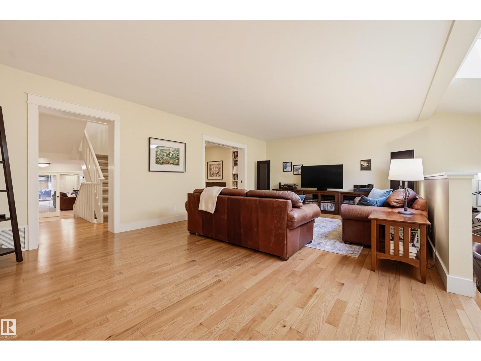 9130 118 ST NW - 11