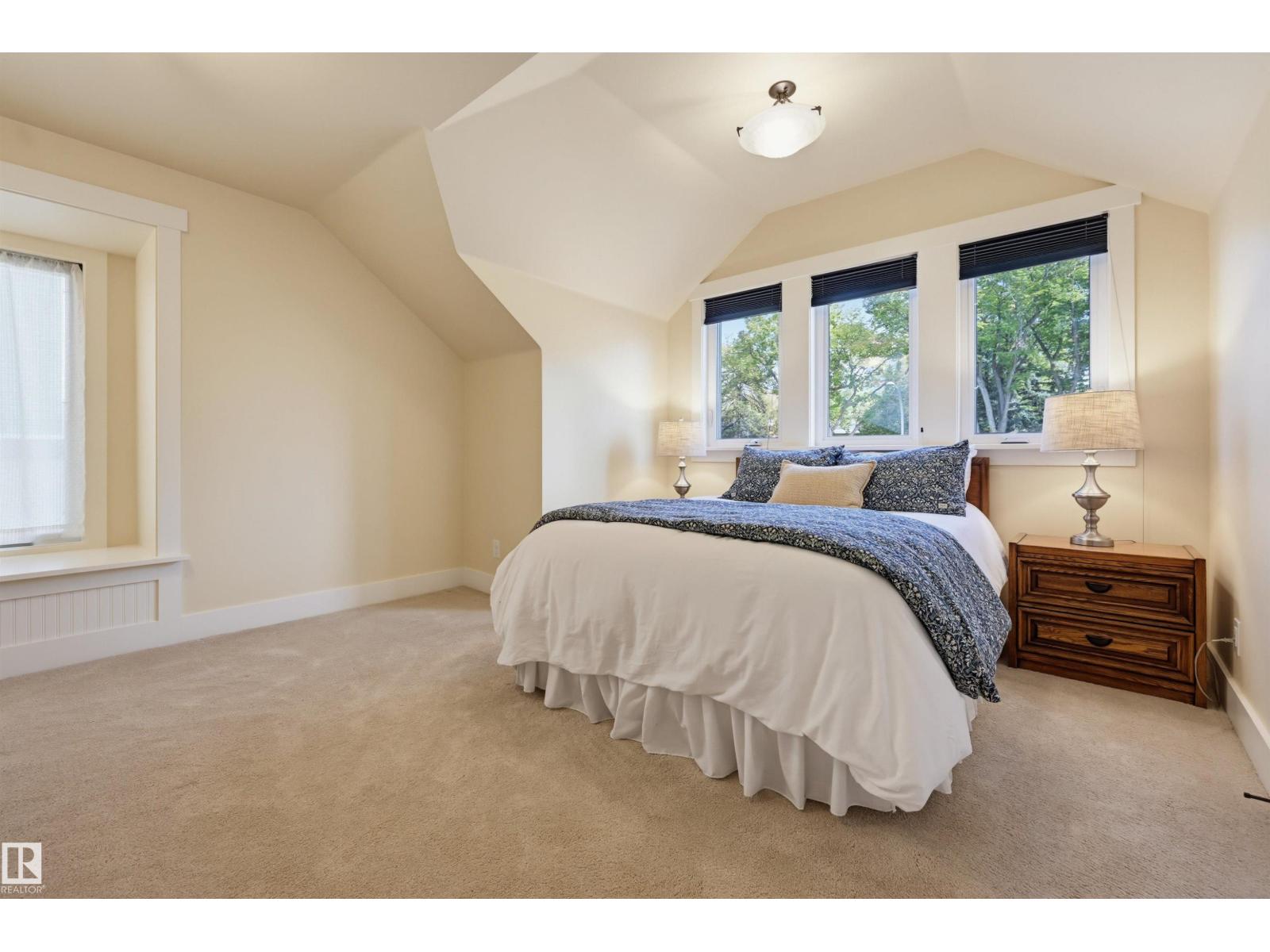 9130 118 ST NW - 40