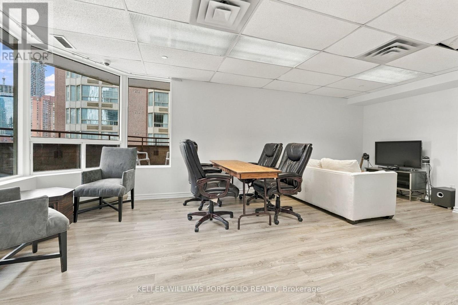 #2304 55 CENTRE AVENUE - Image 20