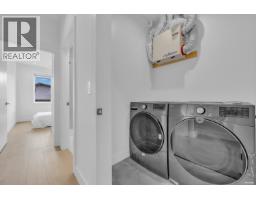1 3438 Triumph Street, Vancouver, BC V5K1T8 Photo 20