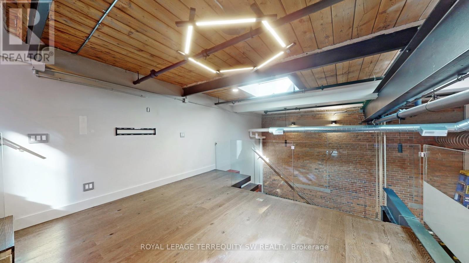#124 326 CARLAW AVENUE - Image 22