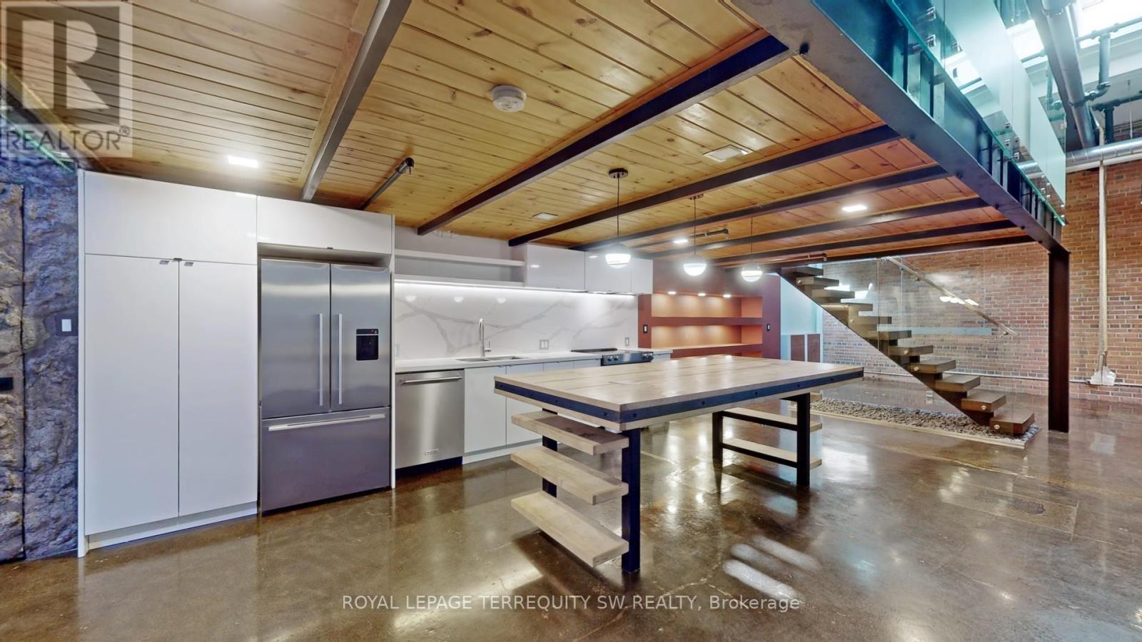 #124 326 CARLAW AVENUE - 6