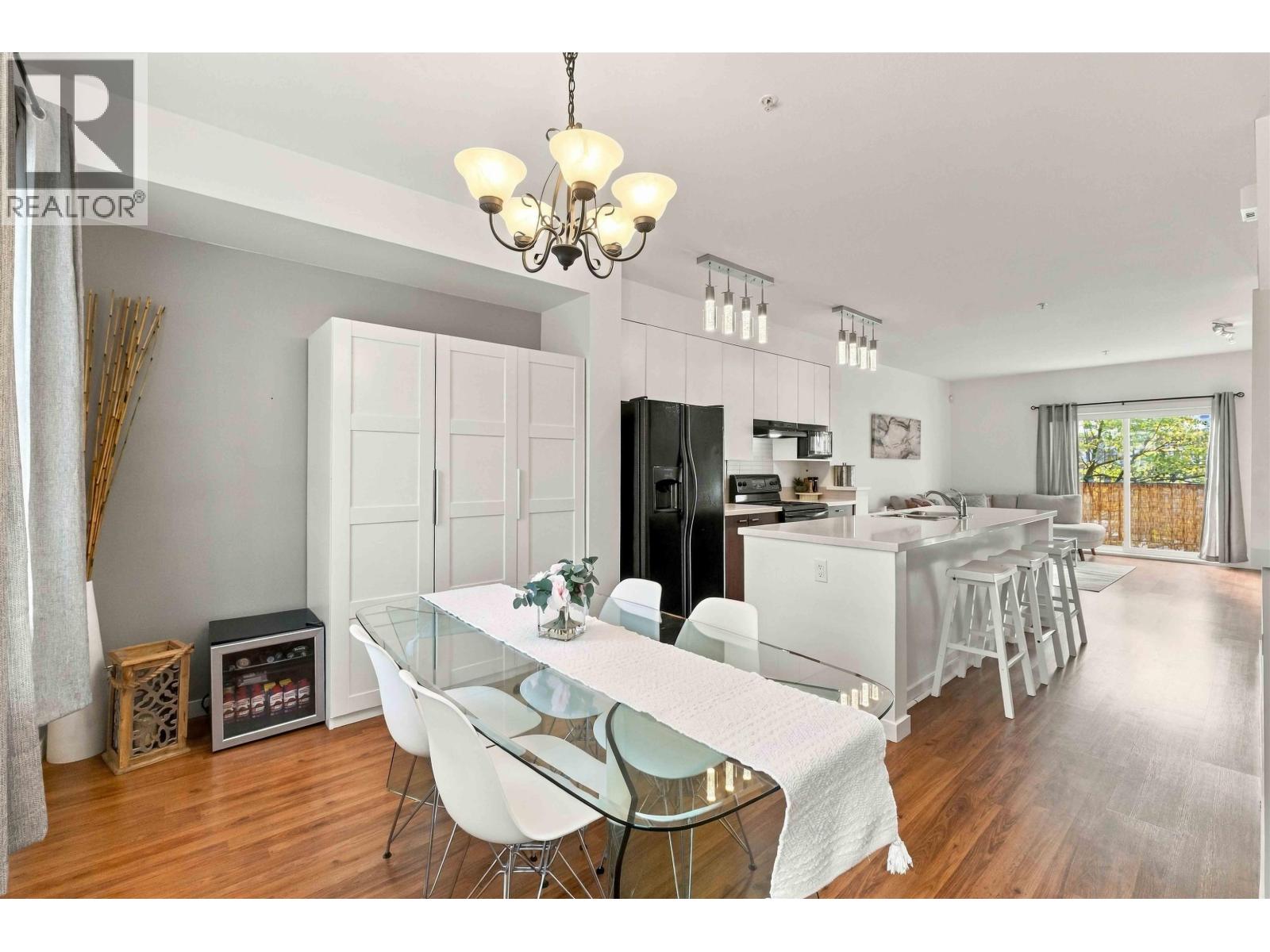 17 19572 FRASER WAY, Pitt Meadows