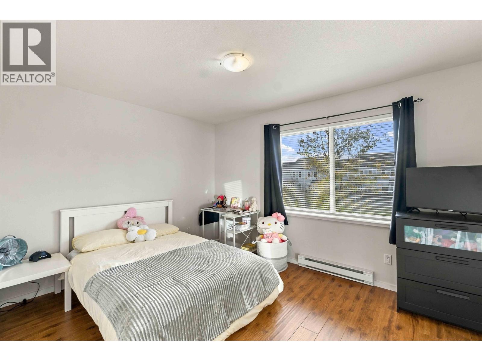 17 19572 FRASER WAY, Pitt Meadows