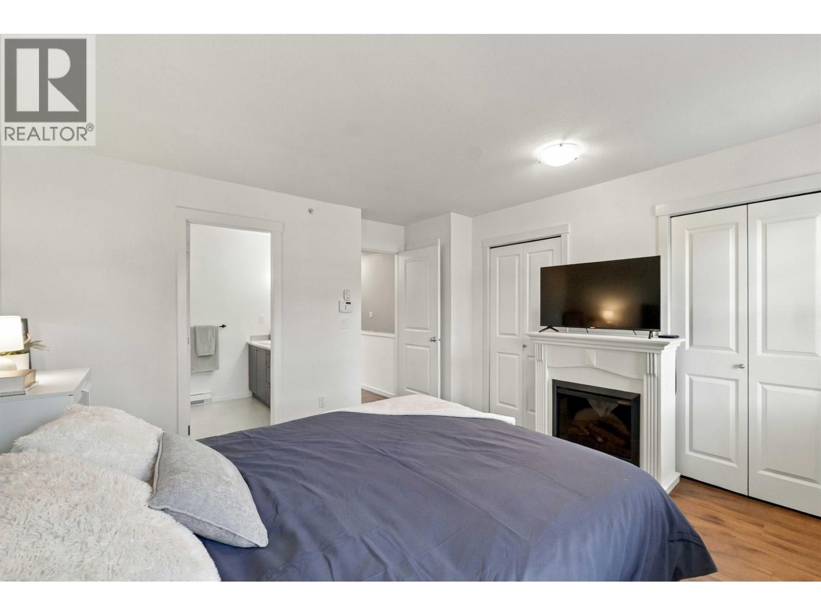 17 19572 FRASER WAY, Pitt Meadows