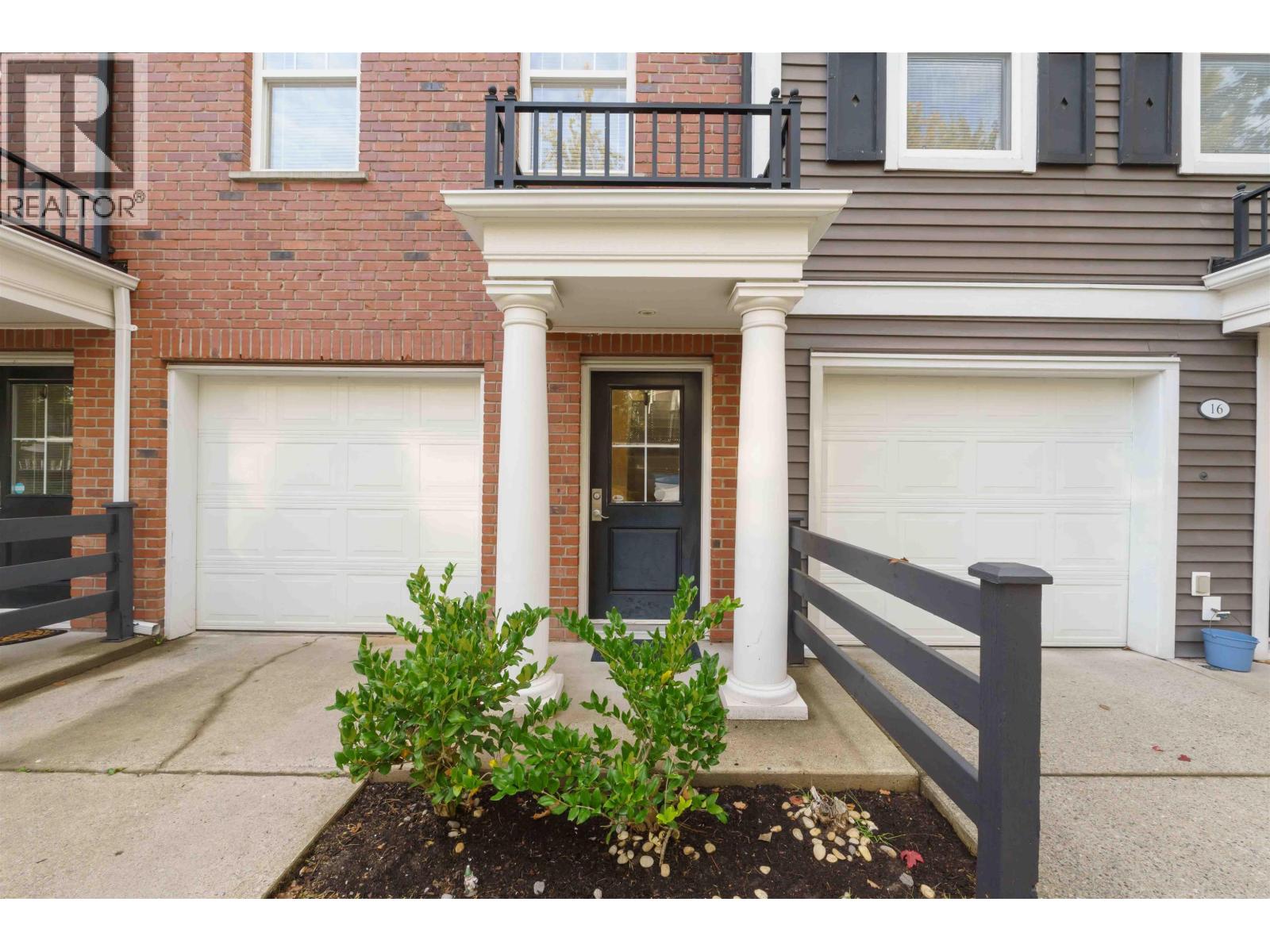 17 19572 FRASER WAY, Pitt Meadows