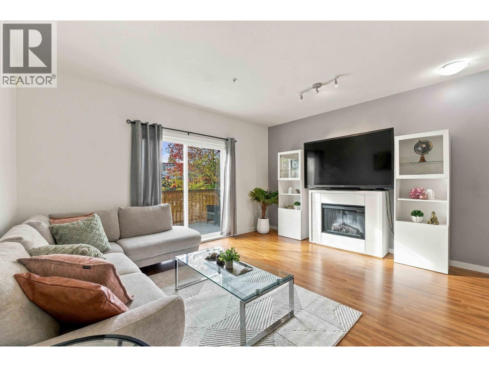 17 19572 FRASER WAY, Pitt Meadows