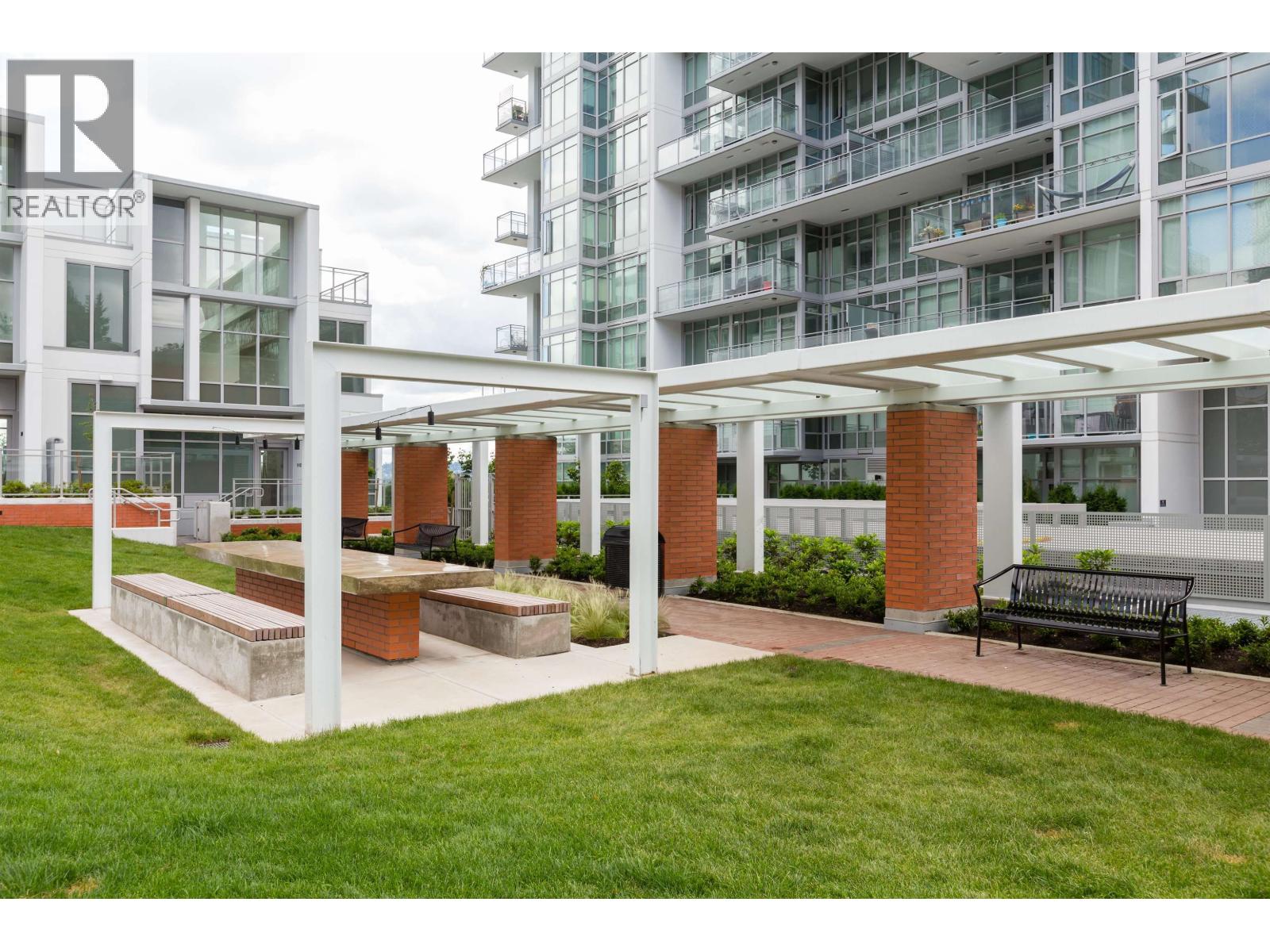 501 258 NELSON'S COURT, New Westminster - Image 1