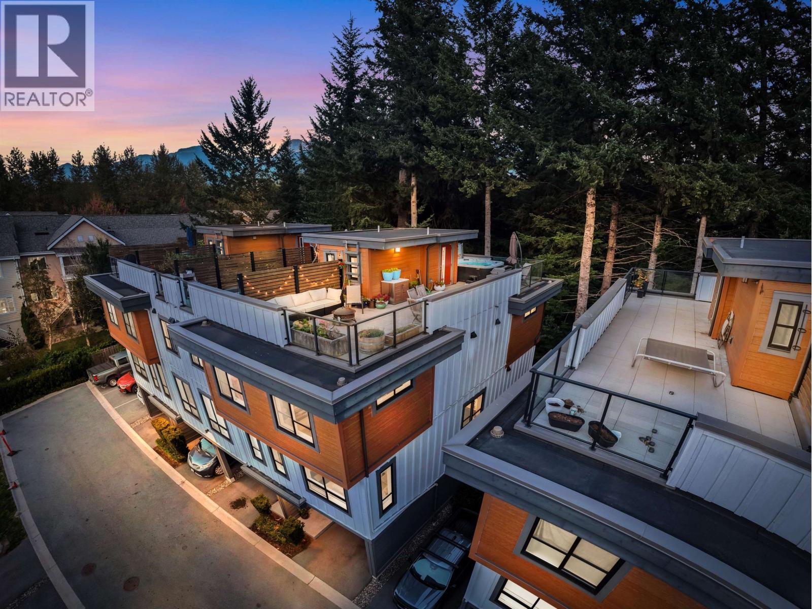 64 39769 GOVERNMENT ROAD, Squamish
