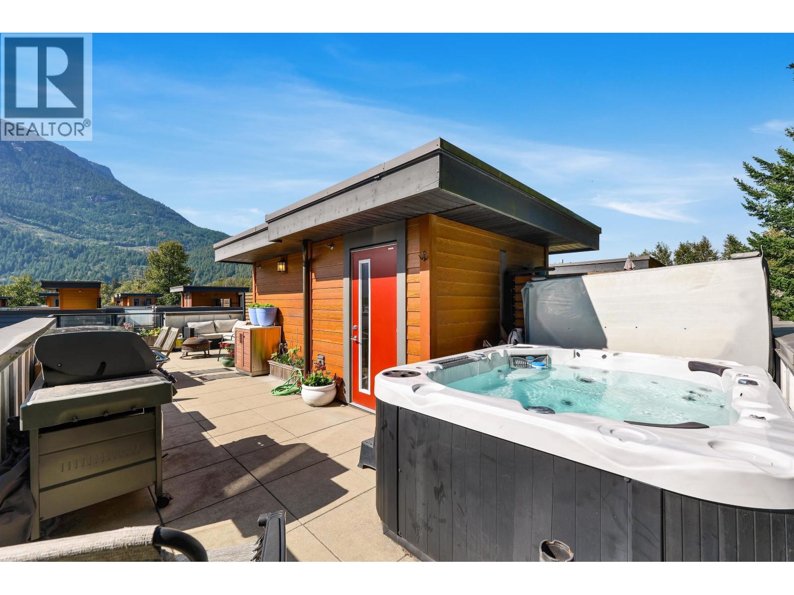 64 39769 GOVERNMENT ROAD, Squamish