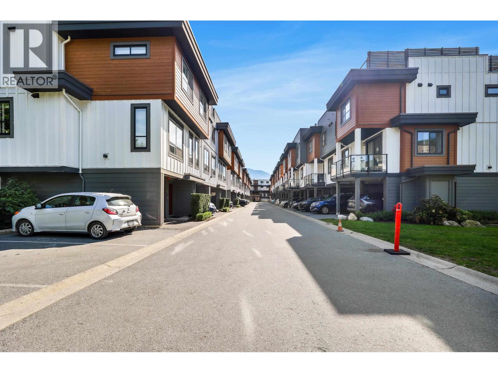 64 39769 GOVERNMENT ROAD, Squamish