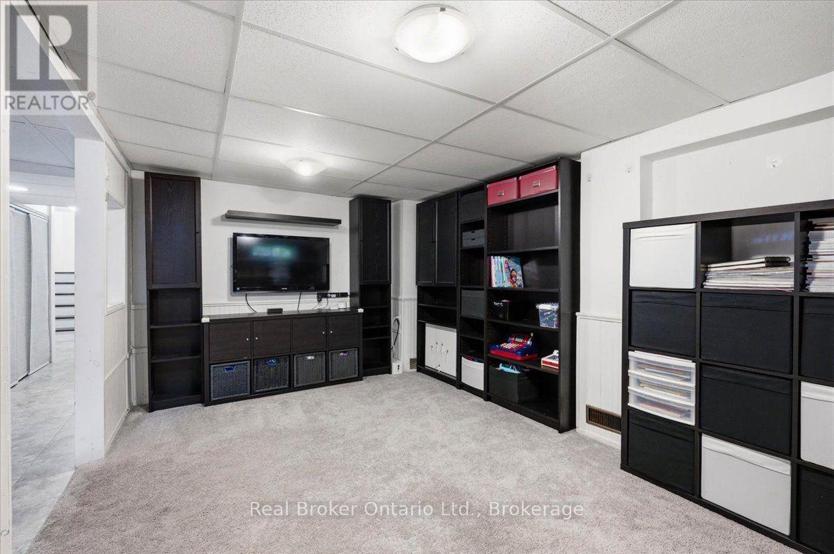 1569 WESTMINSTER PLACE - Image 25